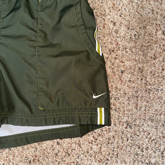 Vintage Green Nike Shorts Womens Small - Picture 3 of 5